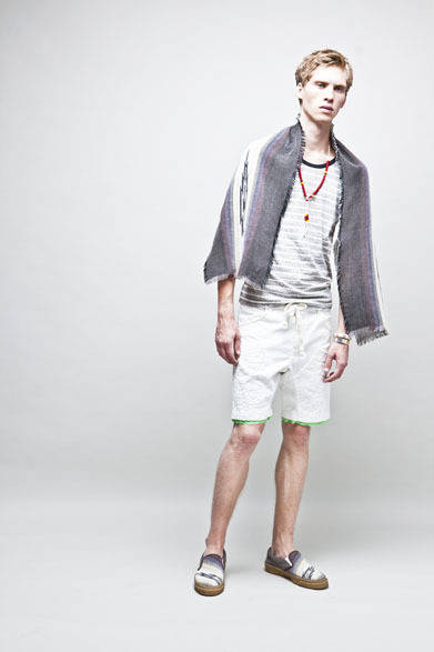 <strong>☆AYUITE☆｜アユ☆イテ</strong>　2013春夏コレクション　ラグストール1万3650円、ボーダージャージTシャツ1万3650円、ペイズリー刺繍パンツ2万3100円、ラグスリッポン3万6750円