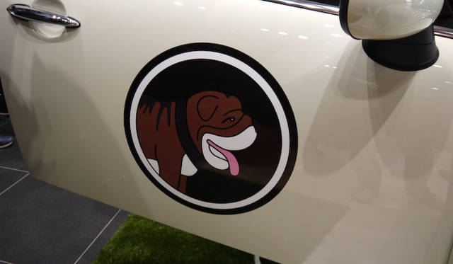 このミニ クラブバンはDogエディションとよばれる