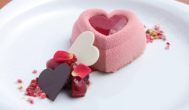 <strong>GUCCI｜グッチ</strong>　グッチ カフェ期間限定スイーツ「チョコラータ・ロッソ」　1700円