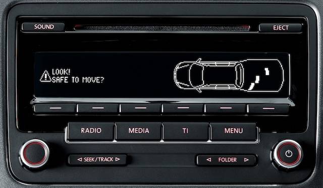 <strong>Volkswagen Golf Touran｜フォルクスワーゲン ゴルフ トゥーラン</strong><br />写真は従来型のもの。新型では前方にもセンサーが追加されている