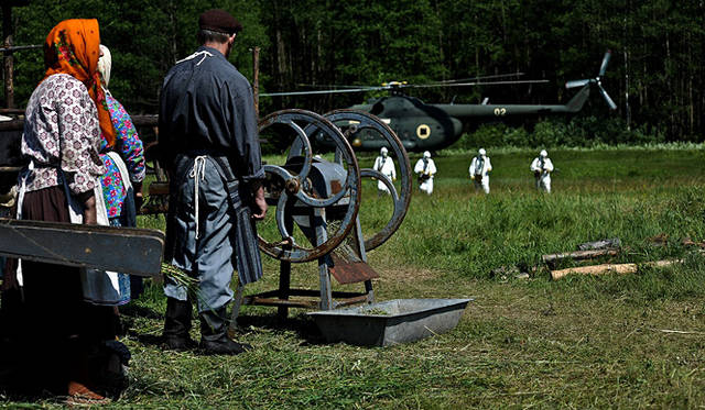 <strong>MOVIE｜『故郷よ』</strong>　© 2011 Les Films du Poissons