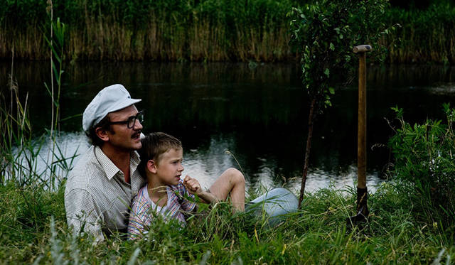 <strong>MOVIE｜『故郷よ』</strong>　© 2011 Les Films du Poissons