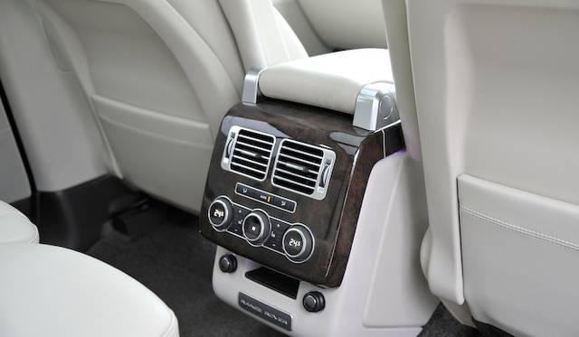 25_range_rover_665 <strong>Land Rover Range Rover 5.0 V8 SUPERCHARGED VOGUE|<br />ランドローバー レンジローバー 5.0 V8 スーパーチャージド ヴォーグ</strong>