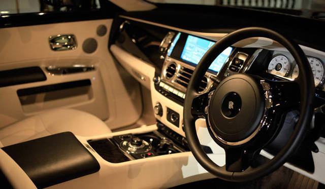 <strong>伝統と革新の英国ロイヤル文化を巡る旅</strong>　