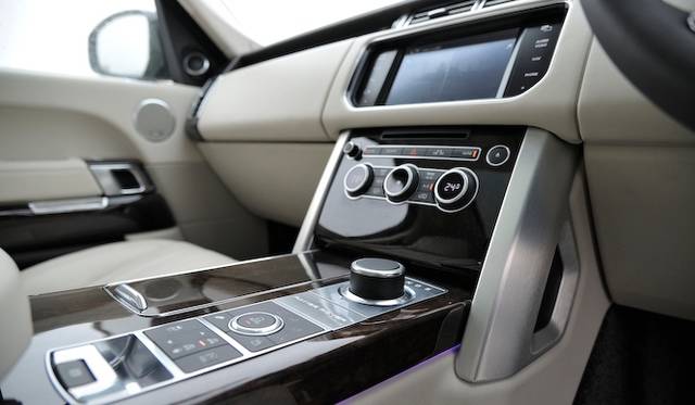 <strong>Land Rover Range Rover 5.0 V8 SUPERCHARGED VOGUE｜<br />ランドローバー レンジローバー 5.0 V8 スーパーチャージド ヴォーグ</strong>