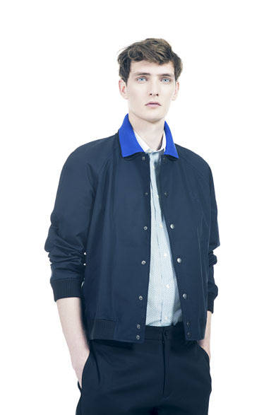 <strong>FRED PERRY｜フレッドペリー</strong>　2013年春夏コレクション　Bomber Jacket 5万7750円、Dual Print Shirt 2万4150円