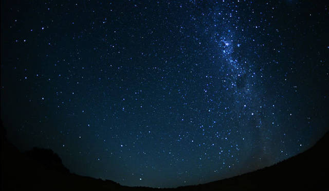 <strong>Nikon｜ニコン</strong>　「時は、眠らない」　使用カメラ｜D4　使用レンズ｜Ai AF Fisheye -Nikkor  16mm f/2.8D