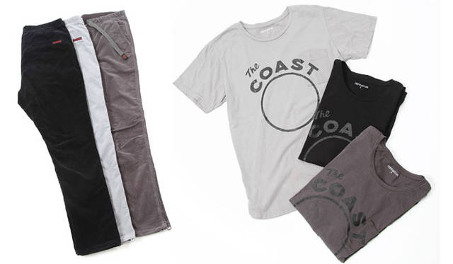 <strong>BEAUTY&YOUTH UNITED ARROWS</strong>　左／ノンネイティブ×グラミチ「CLIMBER EASY PANTS」カラー別注モデル。OVER DYE（後染め）をほどこした、ビューティ＆ユースによるリクエストカラー3色を展開。各2万790円（BEAUTY&YOUTH UNITED ARROWS）、右／シーズンテーマを胸に記したTシャツ。このカラーはビューティ＆ユースのエクスクルーシブ。各6825円（BEAUTY&YOUTH UNITED ARROWS）
