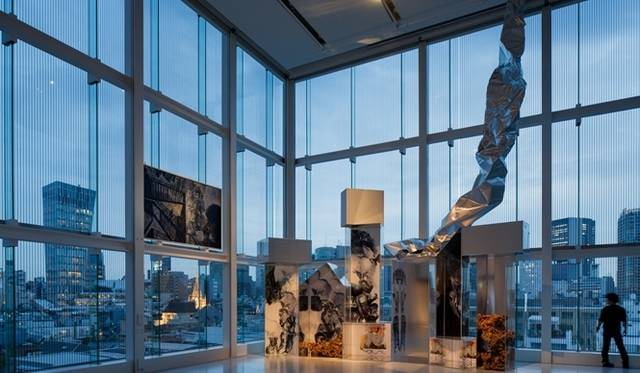 <strong>ESPACE LOUIS VUITTON TOKYO｜Urban Narratives  ―ある都市の物語―</strong>　Skyline (Installation) ©Louis Vuitton / Jérémie Souteyrat Courtesy of Espace Louis Vuitton Tokyo