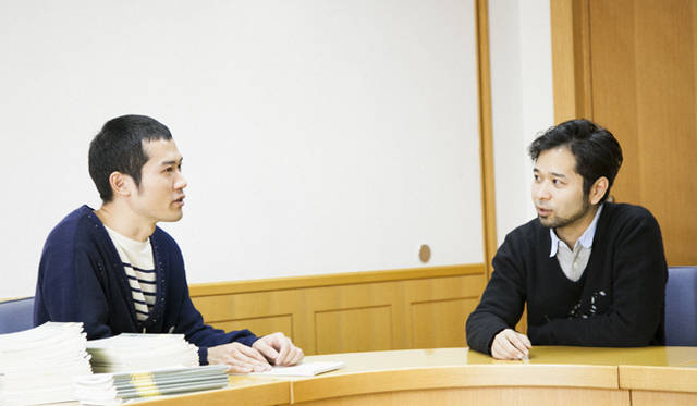 <strong>スペシャル対談｜アーティスト・鈴木康広×担当キュレーター・山峰潤也</strong>　鈴木康広（左）×山峰潤也　