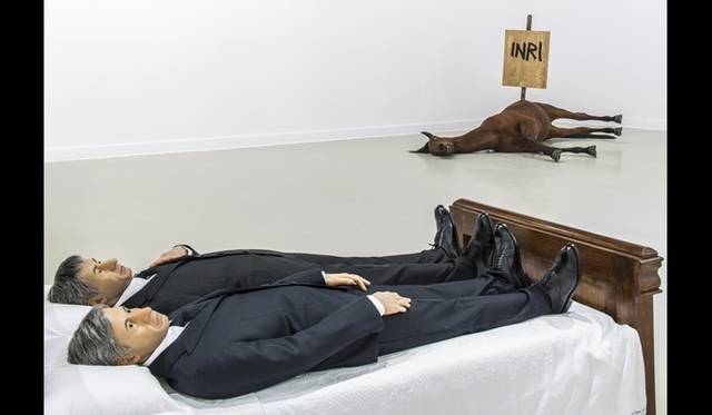 <strong>ART FILE 07｜「Maurizio Cattelan AMEN」</strong>　We, 2010　Courtesy of Maurizio Cattelan’s Archive