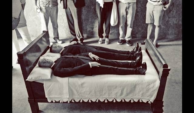 <strong>ART FILE 07｜「Maurizio Cattelan AMEN」</strong>　We, 2010　Courtesy of Maurizio Cattelan’s Archive