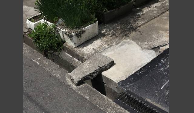 <strong>ART│『路上と観察をめぐる表現史－考現学以後』展</strong>　下道基行《bridge》より 2011 ©Motoyuki Shitamich