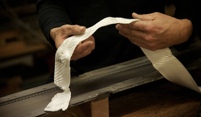 <strong>zai for BENTLEY｜ザイ フォー ベントレー</strong><br />東洋紡のポリエチレンを原料とした、強度、弾性にすぐれる繊維「ダイニーマ」。クルマにも使われる  