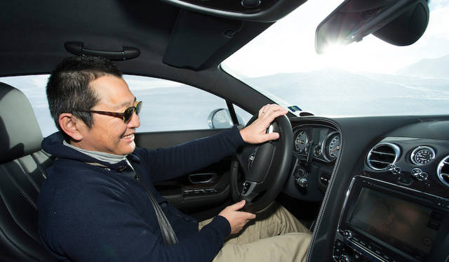 今回はスキーとクルマ、両方に試乗した大谷達也氏