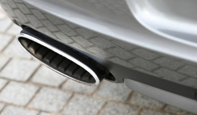 <strong>Bentley Continental GT Speed｜ベントレー コンチネンタル GT スピード</strong><br />ライフルのような溝が入るエグゾーストパイプはGT スピードならでは