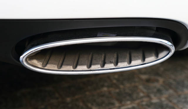 <strong>Bentley Continental GT Speed｜ベントレー コンチネンタル GT スピード</strong><br />ライフルのような溝が入るエグゾーストパイプはGT スピードならでは