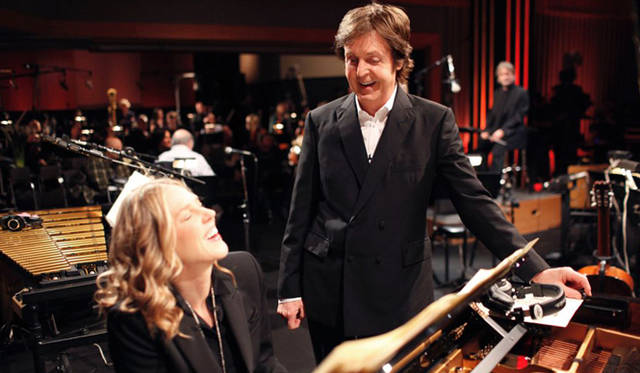 <strong>MOVIE｜『大人の音楽映画祭～レジェンドたちの競宴～』</strong>　『ポール・マッカートニー／ライヴ・キス 2012』