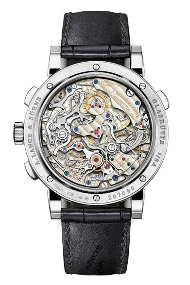 <strong>A. Lange ＆ Söhne｜A.ランゲ＆ゾーネ</strong><br />「1815 ラトラパント・パーペチュアルカレンダー」新開発の自社製キャリバーL101.1に使用されている全636個の部品のうち、100個余が永久カレ ンダーのメカニズムに使われる