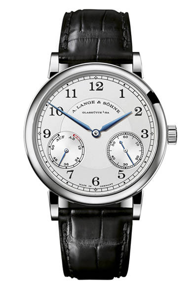 <strong>A. Lange ＆ Söhne｜A.ランゲ＆ゾーネ</strong><br />「1815 アップ／ダウン」WGケース、245万7000円、6月以降発売予定