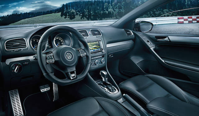 <strong>Volkswagen Golf R Cabriolet｜フォルクスワーゲン ゴルフ R カブリオレ</strong>