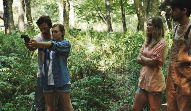 <strong>MOVIE｜『マーサ、あるいはマーシー・メイ』</strong>　© 2013 Twentieth Century Fox Home Entertainment LLC. All Rights Reserved.