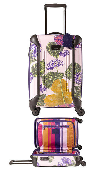 <strong>TUMI｜トゥミ</strong>　「Anna Sui for Tumi コレクション」　機内持ち込みができる20インチ。「Vapor」 20インチ・インターナショナル・キャリーオン 6万3000円