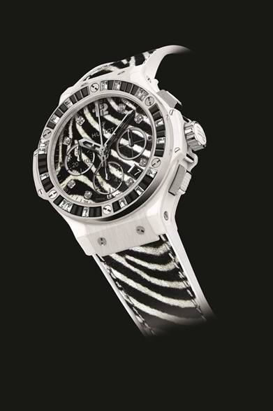 <strong>ビッグ・バン ゼブラ</strong><br />ムーブメント│自動巻き機械式クロノグラフ、キャリバーHUB4300<br />石数│37石<br />ケース│径41ミリ<br />ベゼル│17個のホワイトトパーズ、31個のブラックスピネル、6個のH型フラットシェイプのチタニウム製ビス<br />ガラス│サファイアガラス（両面無反射コーティング）<br />防水性│10気圧（100メートル防水）<br />ダイヤル│ゼブラプリント、8個のダイヤモンドインデックス（計約0.14ct）<br />パワーリザーブ│約42時間<br />発売日│2013年夏予定<br />価格│ビッグ・バン ゼブラ ホワイト281万4000円<br /><br />ウブロジャパン<br />Tel.03-3434-3002