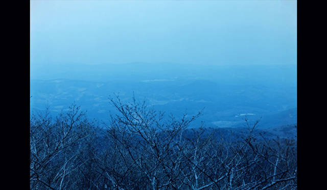 <strong> ART｜今井智己・写真展「Semicircle Law」</strong> 「Semicircle Law #03 2011. 5. 1 / 29km」2012年 Cプリント、イメージ＆ペーパーサイズ：26.9 x 37.4 cm