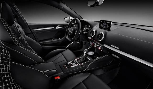 <strong>Audi S3 Sportback ｜アウディ S3 スポーツバック</strong>