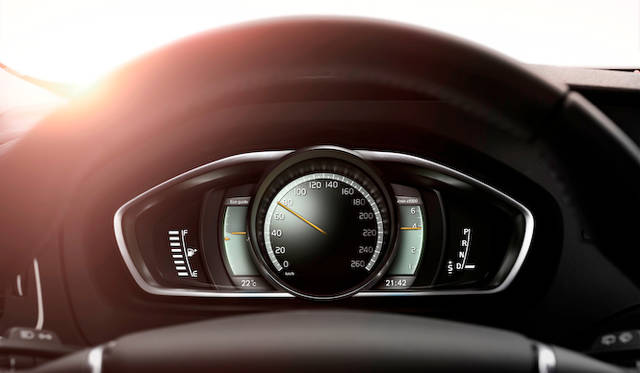 ECOモード。メーター左のゲージが、ドライバーに燃料効率のよい走りをガイドする