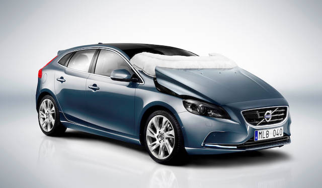 歩行者エアバッグ