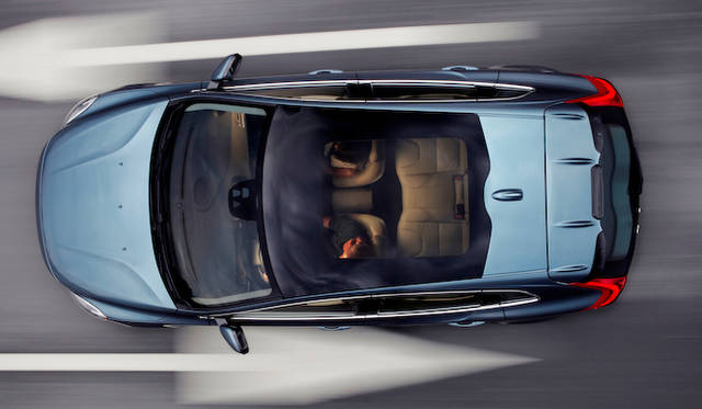 パノラマガラスルーフはV40 T4 SEに18万円のオプション