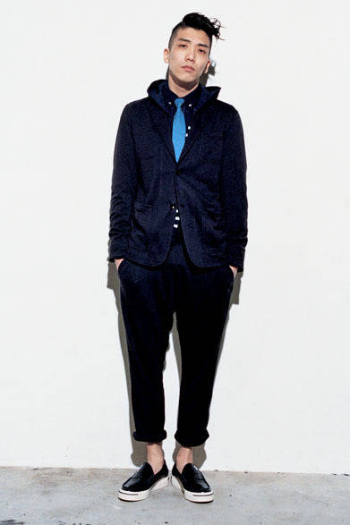 <strong>SOPHNET.｜ソフネット</strong>　2013春夏コレクション　ジャケット3万9900円、パーカ2万6250円、シャツ2万6250円、パンツ2万3100円、ネクタイ1万2600円、シューズ5万2500円