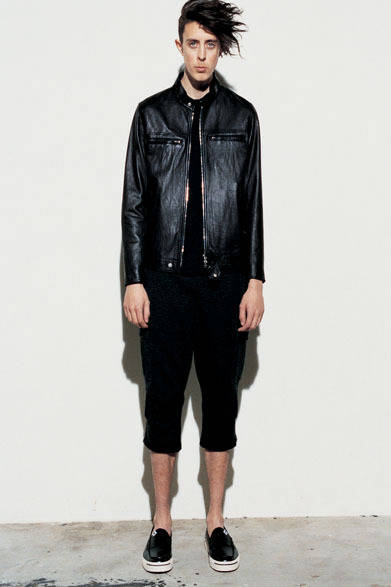 <strong>SOPHNET.｜ソフネット</strong>　2013春夏コレクション　ライダース9万9750円、Tシャツ1万2600円、パンツ2万6250円、シューズ5万2500円