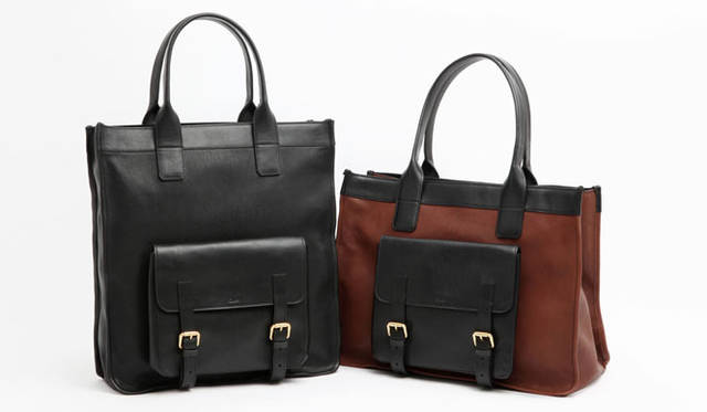 <strong>Chloé｜クロエ</strong>　メンズ向けコレクション“Lucky Men Collection”　左／トートバッグ14万9100円、右／トートバッグ16万8000円