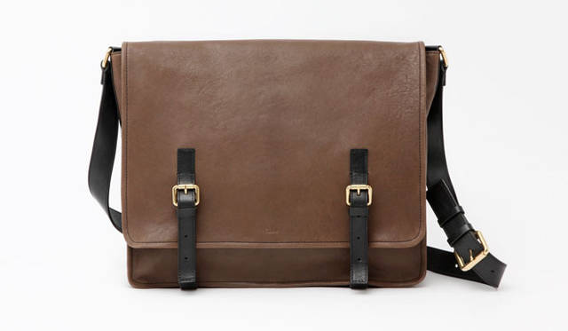 <strong>Chloé｜クロエ</strong>　メンズ向けコレクション“Lucky Men Collection”　メッセンジャーバッグ14万5950円