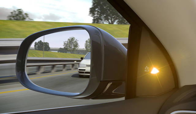 レーダーにより、非常に広い範囲で死角を警戒するBLIS