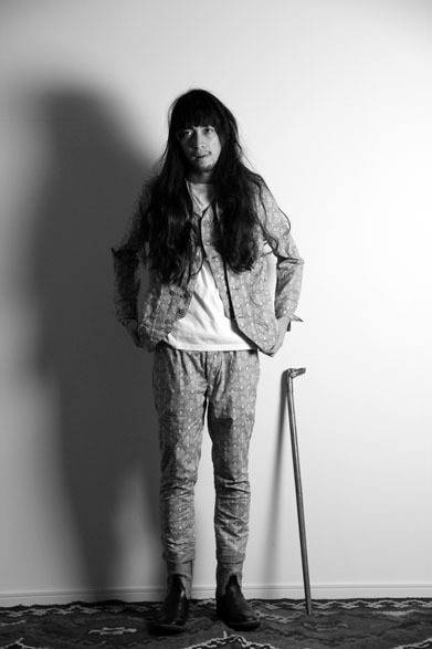 <strong>3D soft texture decorative construction art｜スリーディー ソフト テクスチャ デコラティブ コンストラクション アート</strong>　2013春夏コレクション　SIERRA MADRE JKT 3万9900円、SIERRA MADRE VEST 2万5200円、SIERRA MADRE PANTS 2万7300円