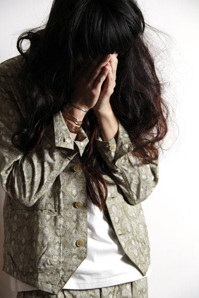 <strong>3D soft texture decorative construction art｜スリーディー ソフト テクスチャ デコラティブ コンストラクション アート</strong>　2013春夏コレクション　SIERRA MADRE JKT 3万9900円、SIERRA MADRE VEST 2万5200円、SIERRA MADRE PANTS 2万7300円