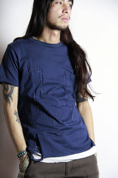 <strong>3D soft texture decorative construction art｜スリーディー ソフト テクスチャ デコラティブ コンストラクション アート</strong>　2013春夏コレクション　CRASH TEE 1万5750円、RIB TANKTOP 8400円、CYCLE PANTS 2万9400円