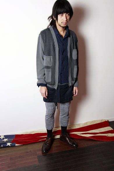 <strong>3D soft texture decorative construction art｜スリーディー ソフト テクスチャ デコラティブ コンストラクション アート</strong>　2013春夏コレクション　HOUNDSTOOTH CARDIGAN 3万9900円、FORTBOY SHIRT 2万7300円、CROOK EPRON 9450円