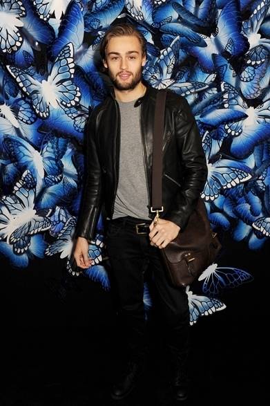 <strong>Anna Wintour｜アナ・ウィンター</strong><br /><br />2013年秋冬マルベリーのフロントローに現れたアメリカ版『ヴォーグ』の編集長アナ・ウィンター。