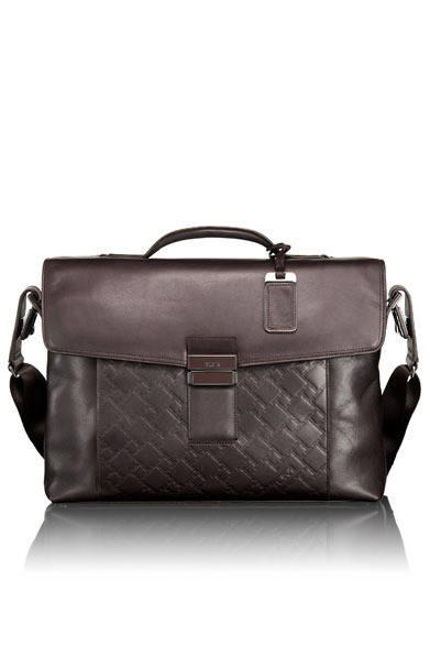 <strong>TUMI｜トゥミ</strong>　 「TICON（タイコン）コレクション」　スリム・フラップ・ブリーフ（ブラウンレザー）9万4500円