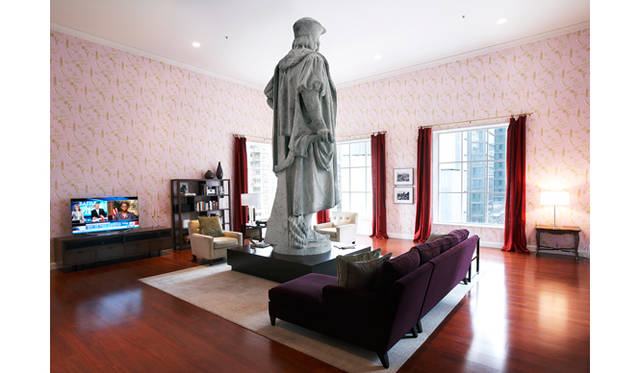 <strong>「ディスカバリング・コロンブス」</strong> Tatzu Nishi Discovering Columbus<br />Photo: Go Sugimoto, Courtesy of the artist and ARATANIURANO