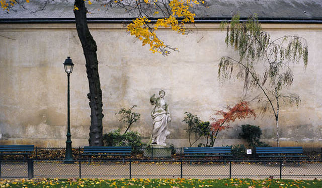 <strong>URBAN RESEARCH｜アーバンリサーチ</strong>　『URBAN RESEARCH: PARIS』　Photographs by Eduardo Serafim