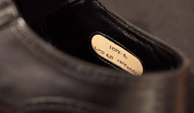 <strong>ISETAN MEN'S｜伊勢丹</strong>  「アンソニー クレバリー」　既製靴にも製造ロットのイニシャル入り