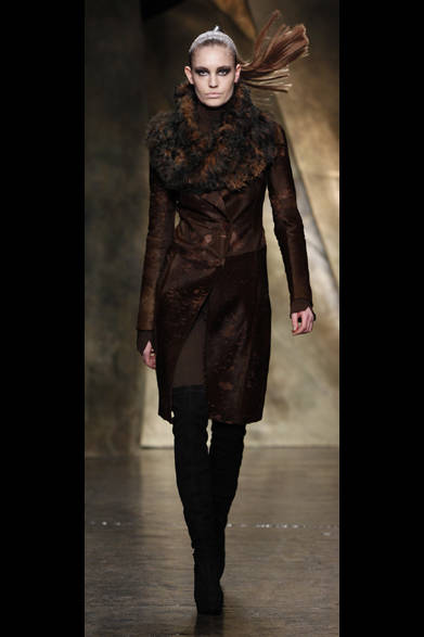 <strong>DONNA KARAN NEW YORK ｜ダナ キャラン ニューヨーク</strong>　2013年秋冬コレクション