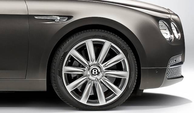 <strong>Bentley Continental Flying Spur｜ベントレー コンチネンタル フライングスパー</strong>