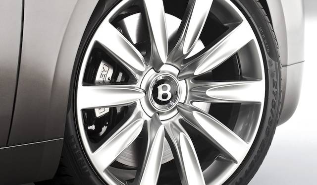 <strong>Bentley Continental Flying Spur｜ベントレー コンチネンタル フライングスパー</strong>